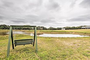 On-site Pond & Fire Pit: Montague Retreat!