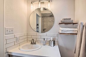 On-site Pond & Fire Pit: Montague Retreat!