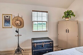 On-site Pond & Fire Pit: Montague Retreat!