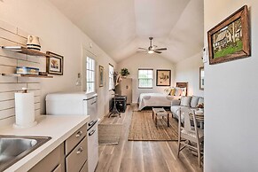 On-site Pond & Fire Pit: Montague Retreat!