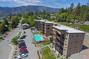 Marvelous Manson Condo, Steps to Lake Chelan Beach