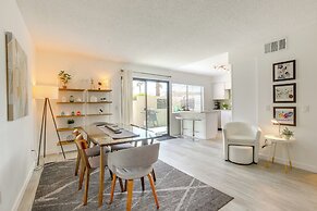 Palm Springs Abode w/ Pool Access, Near Golfing