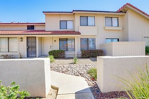 Palm Springs Abode w/ Pool Access, Near Golfing