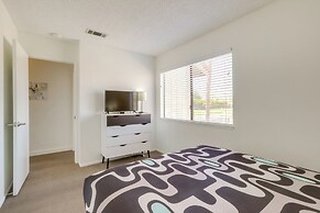 Palm Springs Abode w/ Pool Access, Near Golfing