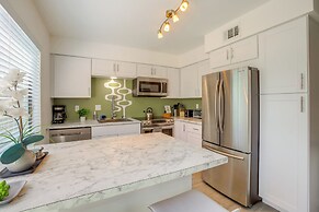 Palm Springs Abode w/ Pool Access, Near Golfing