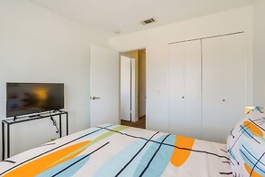 Palm Springs Abode w/ Pool Access, Near Golfing