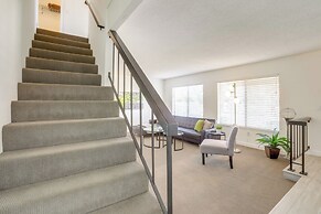 Palm Springs Abode w/ Pool Access, Near Golfing