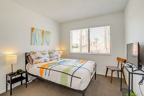 Palm Springs Abode w/ Pool Access, Near Golfing