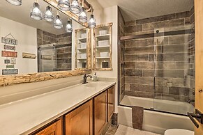 1/2 Mi to Granby Ranch: Condo w/ Private Hot Tub!