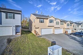 Quaint Anchorage Townhome - 6 Miles to Downtown!