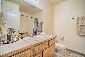 Quaint Anchorage Townhome - 6 Miles to Downtown!