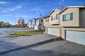 Quaint Anchorage Townhome - 6 Miles to Downtown!