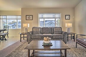 Quaint Anchorage Townhome - 6 Miles to Downtown!