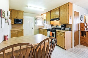 Quiet Pagosa Springs Cabin: Lake & Mountain Views!