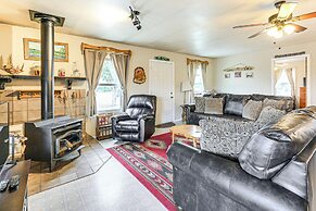Quiet Pagosa Springs Cabin: Lake & Mountain Views!