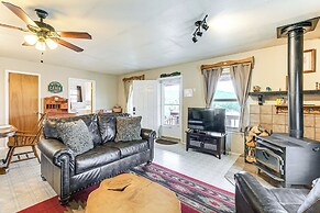 Quiet Pagosa Springs Cabin: Lake & Mountain Views!