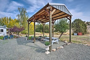 John Day Lakehouse w/ a Great Outdoor Space!
