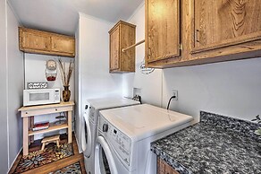 John Day Lakehouse w/ a Great Outdoor Space!