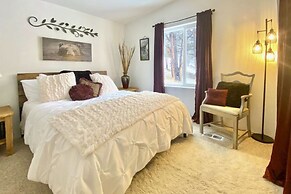 John Day Lakehouse w/ a Great Outdoor Space!