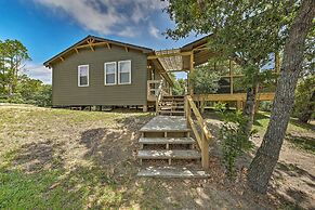 Cozy Cottage < 2 Mi to Cape Hatteras Natl Shore!