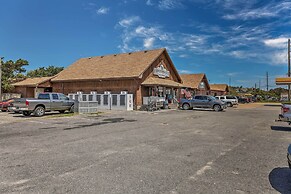 Cozy Cottage < 2 Mi to Cape Hatteras Natl Shore!