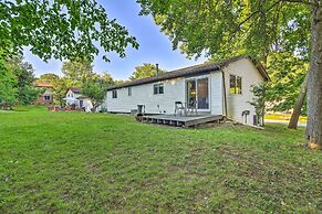 Pet-friendly Michigan Home: 5 Mi to State Park!
