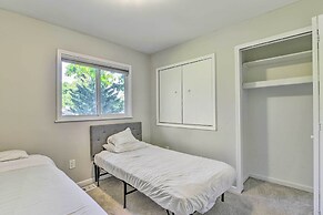 Pet-friendly Michigan Home: 5 Mi to State Park!