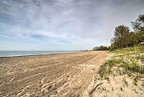 Geneva-on-the-lake Cottage w/ Patio: Walk to Shore