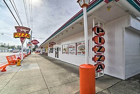Geneva-on-the-lake Cottage w/ Patio: Walk to Shore