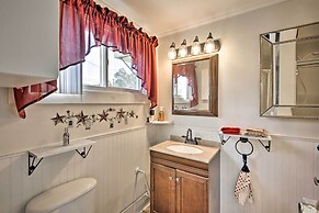 Quiet New York Retreat < 7 Miles to Skiing!