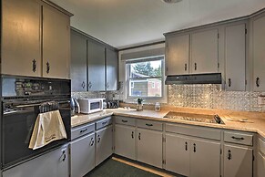 Quiet New York Retreat < 7 Miles to Skiing!