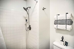 Stunning Condo By Trails, Nat'l Monument!