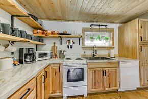 Ruidoso Cabin Rental w/ Hot Tub: Walk to Main!