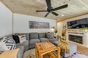 Ruidoso Cabin Rental w/ Hot Tub: Walk to Main!