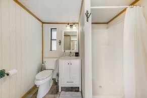 Ruidoso Cabin Rental w/ Hot Tub: Walk to Main!