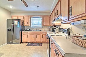 Cozy Home w/ Grill: Walkable Oxford Location