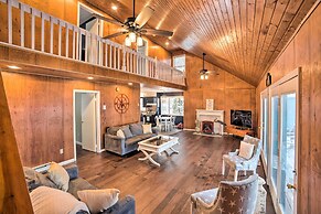 Cozy Retreat w/ Hot Tub, on Sleepy Hollow Lake!