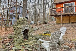 4 Mi to Tubing: Cozy Bushkill Cabin w/ Deck!
