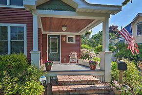 Downtown Charlevoix Duplex 1/2 Mi to Lake Michigan