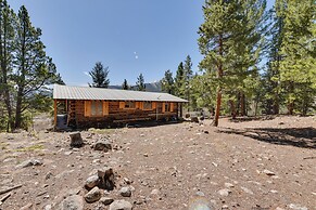 Idyllic Twin Lakes Escape w/ Deck + Fire Pit!
