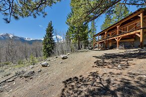 Idyllic Twin Lakes Escape w/ Deck + Fire Pit!