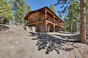 Idyllic Twin Lakes Escape w/ Deck + Fire Pit!