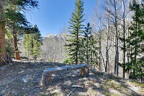 Idyllic Twin Lakes Escape w/ Deck + Fire Pit!