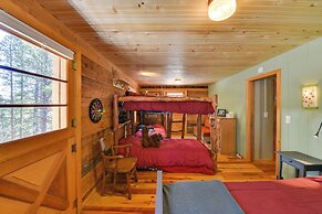 Idyllic Twin Lakes Escape w/ Deck + Fire Pit!