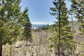 Idyllic Twin Lakes Escape w/ Deck + Fire Pit!