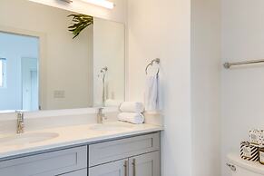 Modern Denver Townhome w/ Rooftop Terrace!