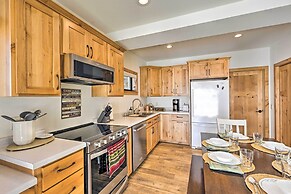 Happys Haven Cabin w/ Gas Grill & Fire Pit!