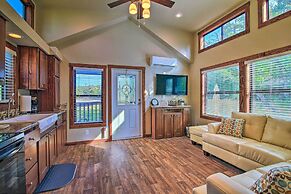 Fredericksburg Cottage ~ 1 Mile to Main Street!