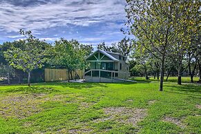 Fredericksburg Cottage ~ 1 Mile to Main Street!
