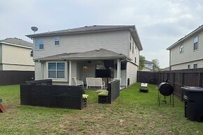 San Antonio Home w/ Pool Access: Near Lackland AFB